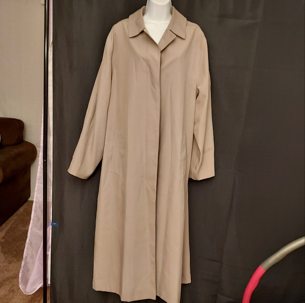 London Fog Brown trenchcoat size 12